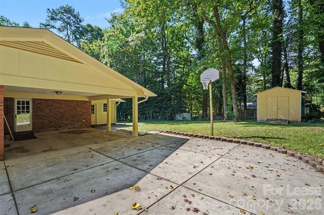 7017 Linda Lake Drive, Charlotte, NC 28215