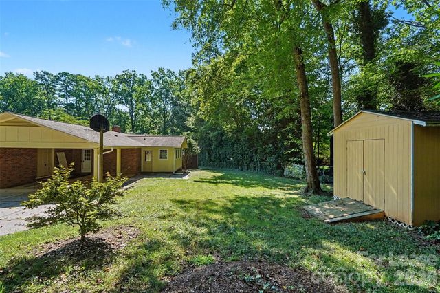 7017 Linda Lake Drive, Charlotte, NC 28215
