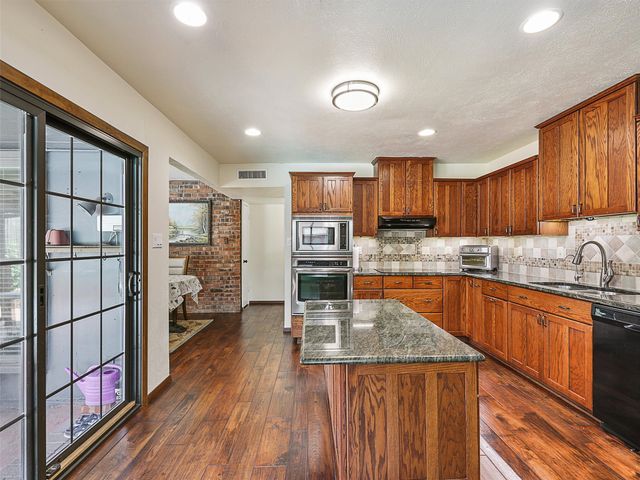 530 Shadowcrest Lane, Coppell, TX 75019