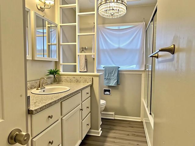 1032 Bridge Avenue, Davenport, IA 52803