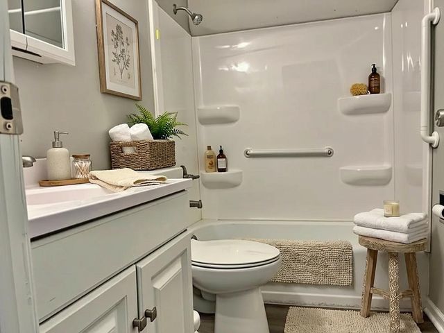 1032 Bridge Avenue, Davenport, IA 52803