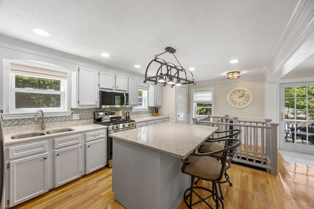 116 Elm St, Halifax, MA 02338