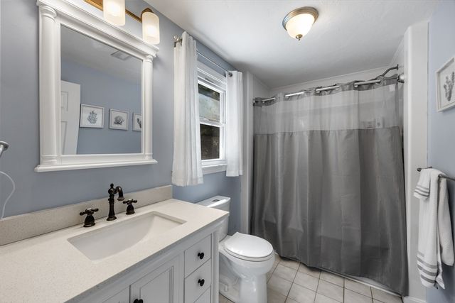 116 Elm St, Halifax, MA 02338