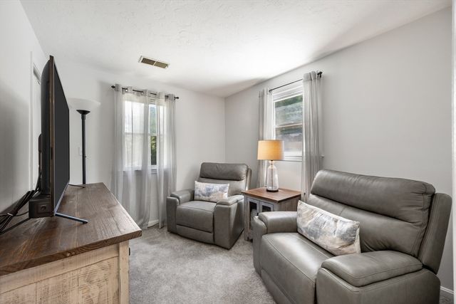116 Elm St, Halifax, MA 02338