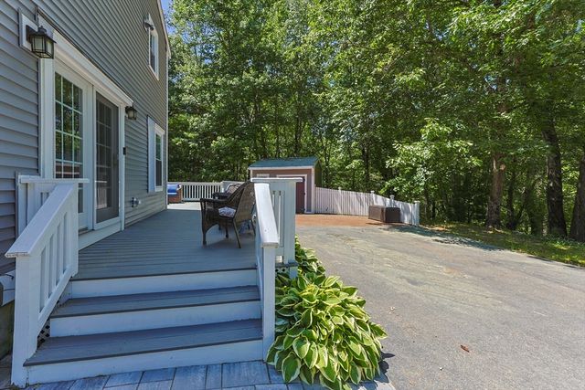 116 Elm St, Halifax, MA 02338