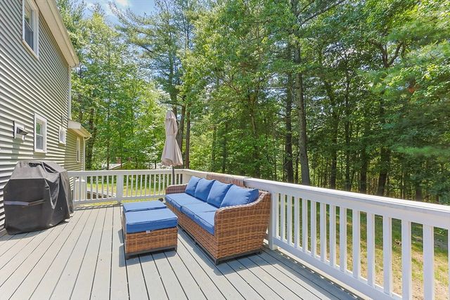 116 Elm St, Halifax, MA 02338