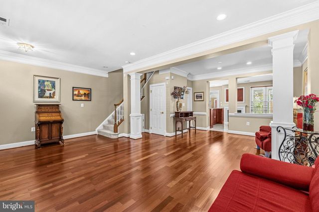 313 HILLWOOD AVE, Falls Church, VA 22046