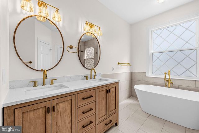 313 HILLWOOD AVE, Falls Church, VA 22046