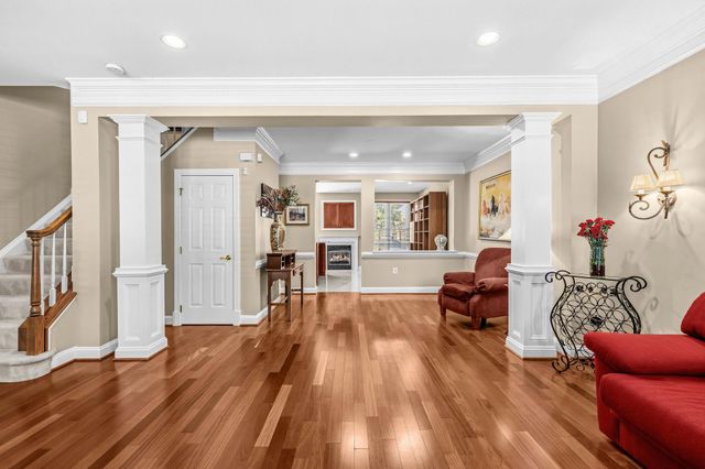 313 HILLWOOD AVE, Falls Church, VA 22046