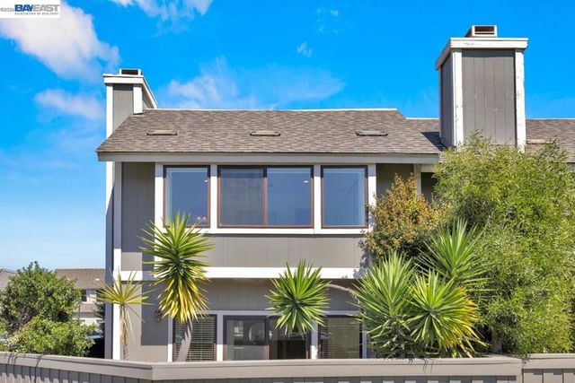 828 Columba Ln, Foster City, CA 94404