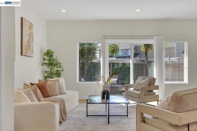 828 Columba Ln, Foster City, CA 94404