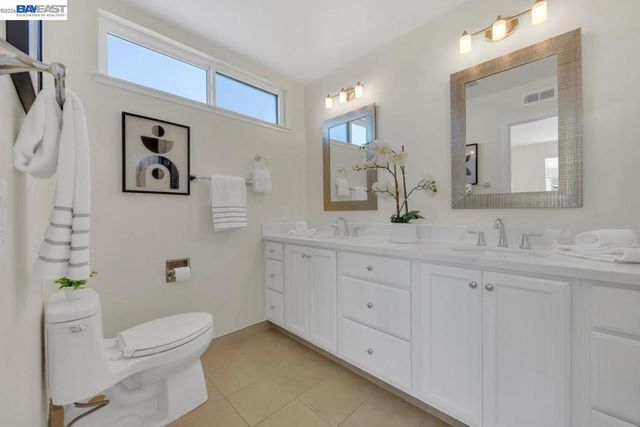 828 Columba Ln, Foster City, CA 94404