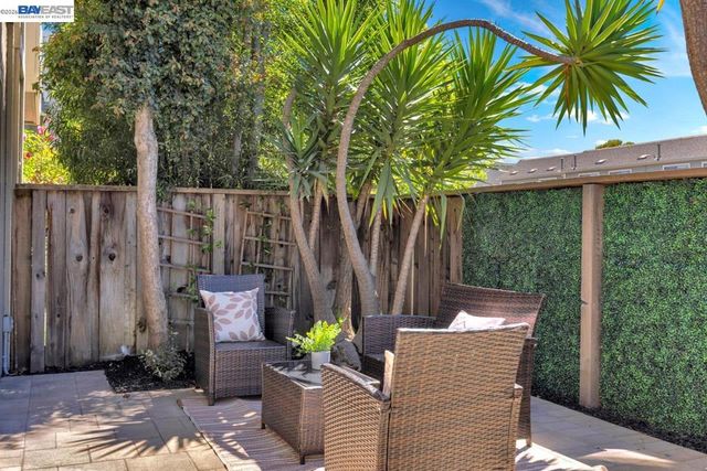 828 Columba Ln, Foster City, CA 94404