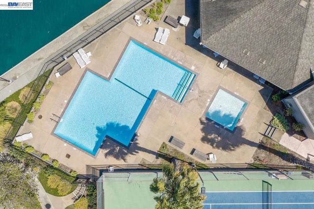 828 Columba Ln, Foster City, CA 94404