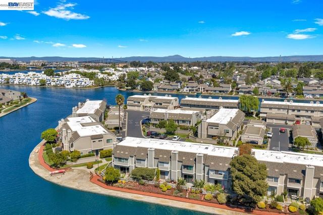 828 Columba Ln, Foster City, CA 94404