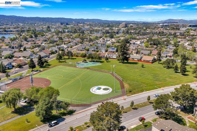 828 Columba Ln, Foster City, CA 94404