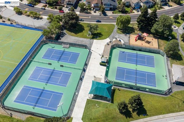 828 Columba Ln, Foster City, CA 94404