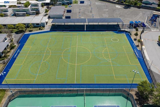 828 Columba Ln, Foster City, CA 94404