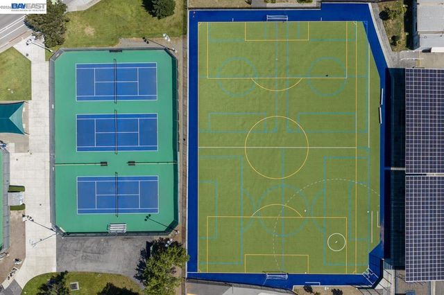 828 Columba Ln, Foster City, CA 94404