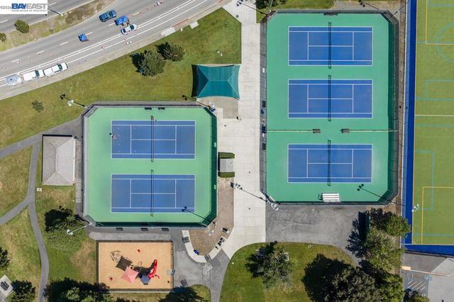 828 Columba Ln, Foster City, CA 94404