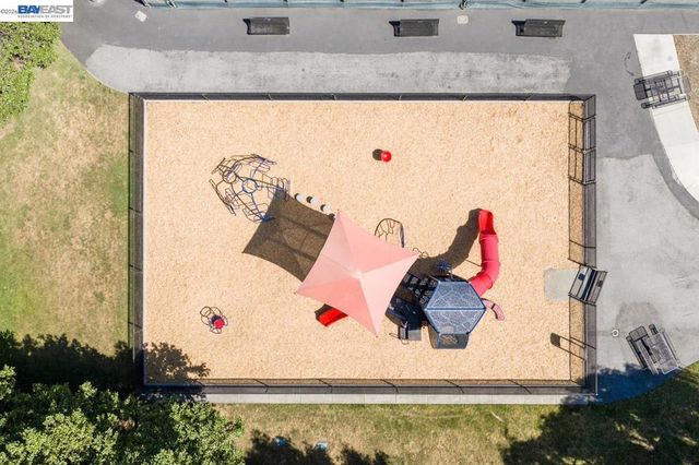 828 Columba Ln, Foster City, CA 94404