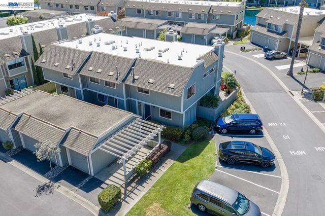 828 Columba Ln, Foster City, CA 94404