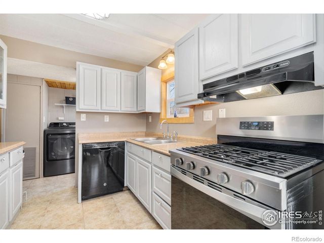 3814 Yosemite Drive, Greeley, CO 80634