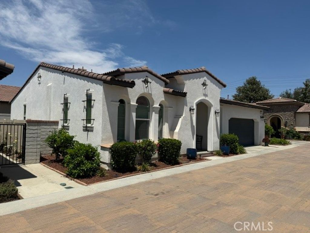 Image 1 of property listing at 4531 S Luna Privado, Ontario, CA 91761