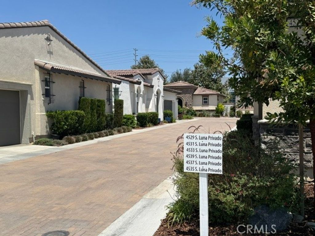 Image 4 of property listing at 4531 S Luna Privado, Ontario, CA 91761