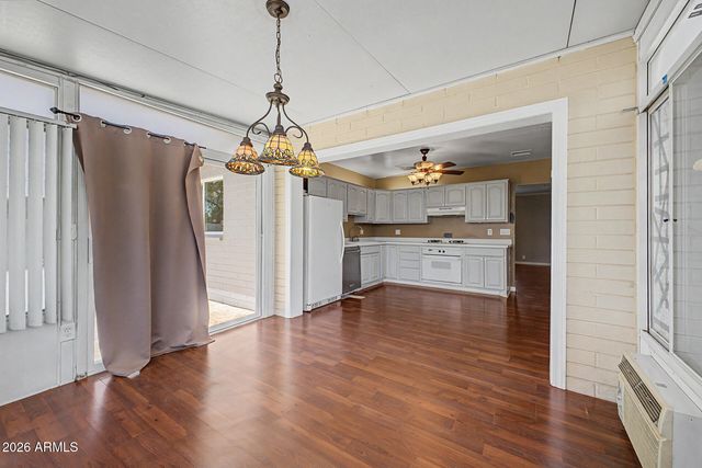 4355 E HUBBELL Street, Phoenix, AZ 85008