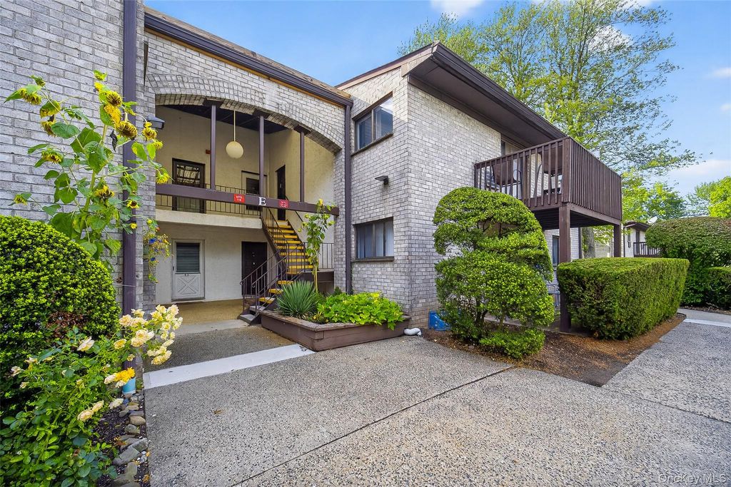 4 Secora E2, Monsey, NY 10952