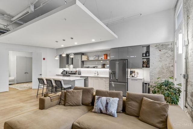 813 Broadway Street, Cincinnati, OH 45202