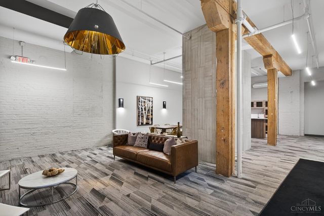 813 Broadway Street, Cincinnati, OH 45202