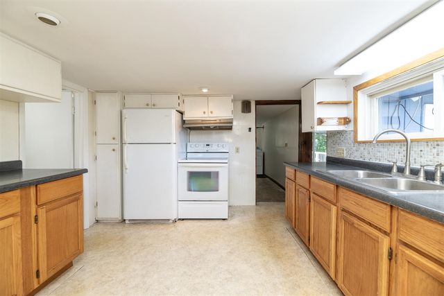 10334 Woodlawn Drive, Portage, MI 49002