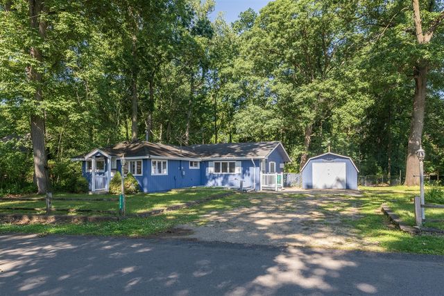 10334 Woodlawn Drive, Portage, MI 49002