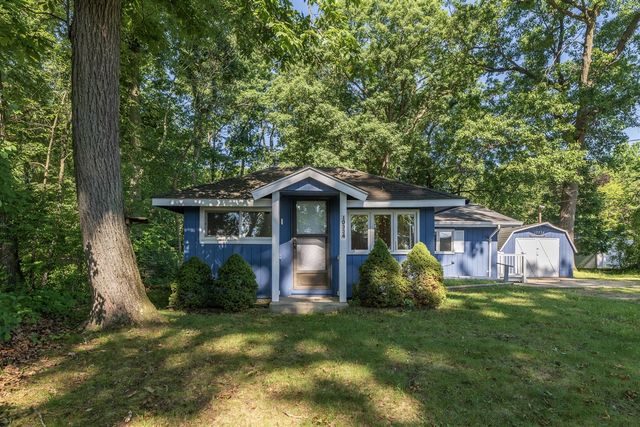 10334 Woodlawn Drive, Portage, MI 49002
