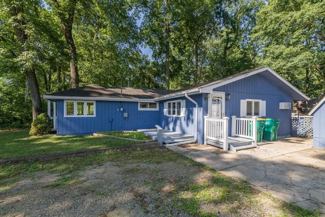 10334 Woodlawn Drive, Portage, MI 49002