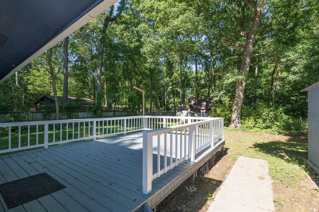 10334 Woodlawn Drive, Portage, MI 49002