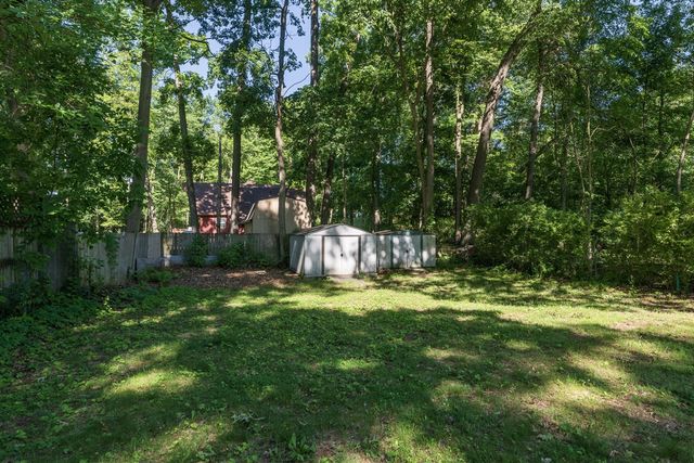 10334 Woodlawn Drive, Portage, MI 49002