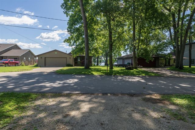 10334 Woodlawn Drive, Portage, MI 49002