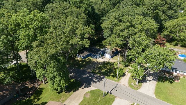 10334 Woodlawn Drive, Portage, MI 49002