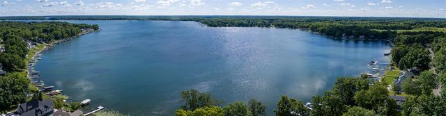 10334 Woodlawn Drive, Portage, MI 49002