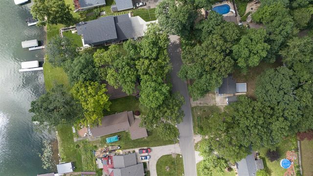 10334 Woodlawn Drive, Portage, MI 49002