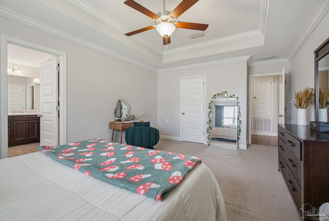 2400 Bentley Oaks Dr, Cantonment, FL 32533