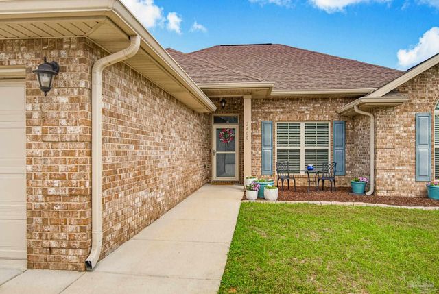 2400 Bentley Oaks Dr, Cantonment, FL 32533