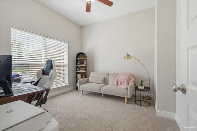 2400 Bentley Oaks Dr, Cantonment, FL 32533