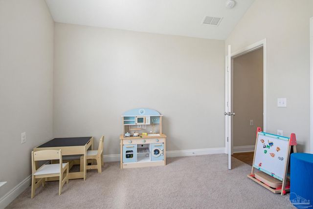 2400 Bentley Oaks Dr, Cantonment, FL 32533