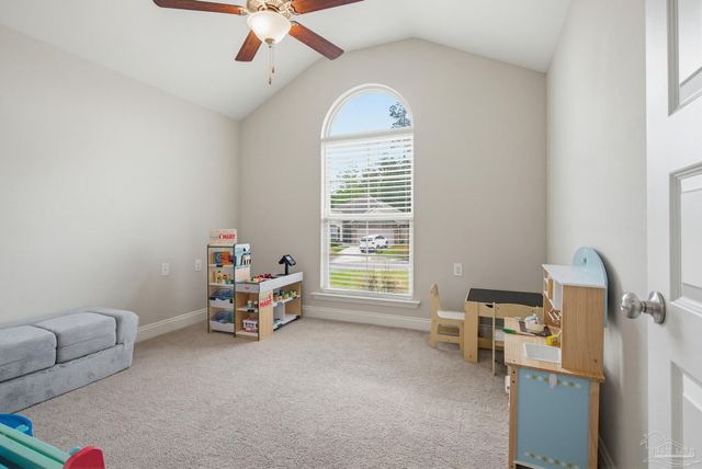 2400 Bentley Oaks Dr, Cantonment, FL 32533