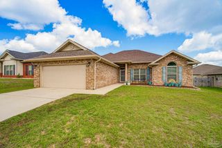 2400 Bentley Oaks Dr, Cantonment, FL 32533
