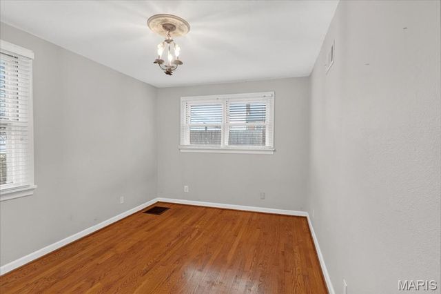 339 Bogey Lane, St Louis, MO 63122